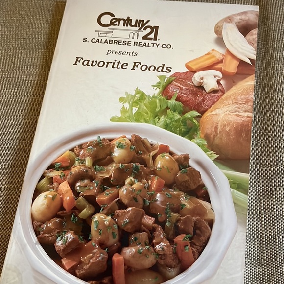 Century 21 presents Favorite Foods Vintage 1988 Cookbook - Picture 2 of 7